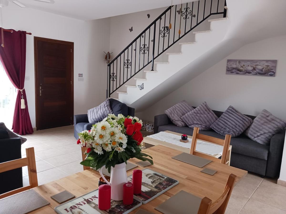 Willa Beautiful 2-Bed House In Mandria  Zewnętrze zdjęcie